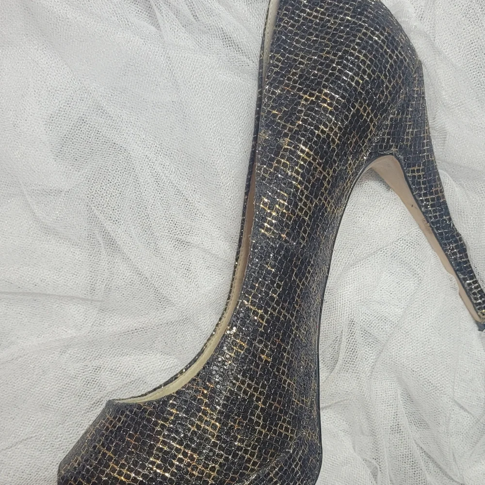 2/$40 Michael Kors metallic Blue , Gold Peep Toe Heels Used EUC..excellent Size9 - Picture 12 of 13